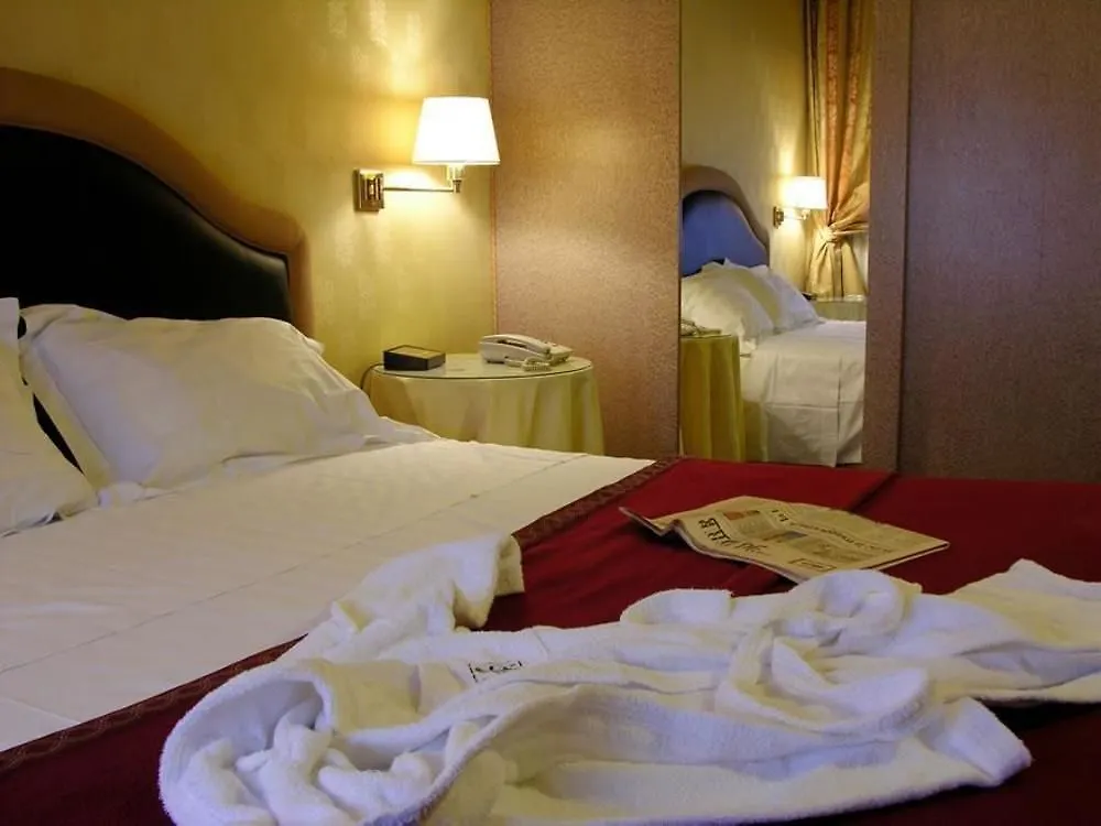Motel Rona Caponago 4*,