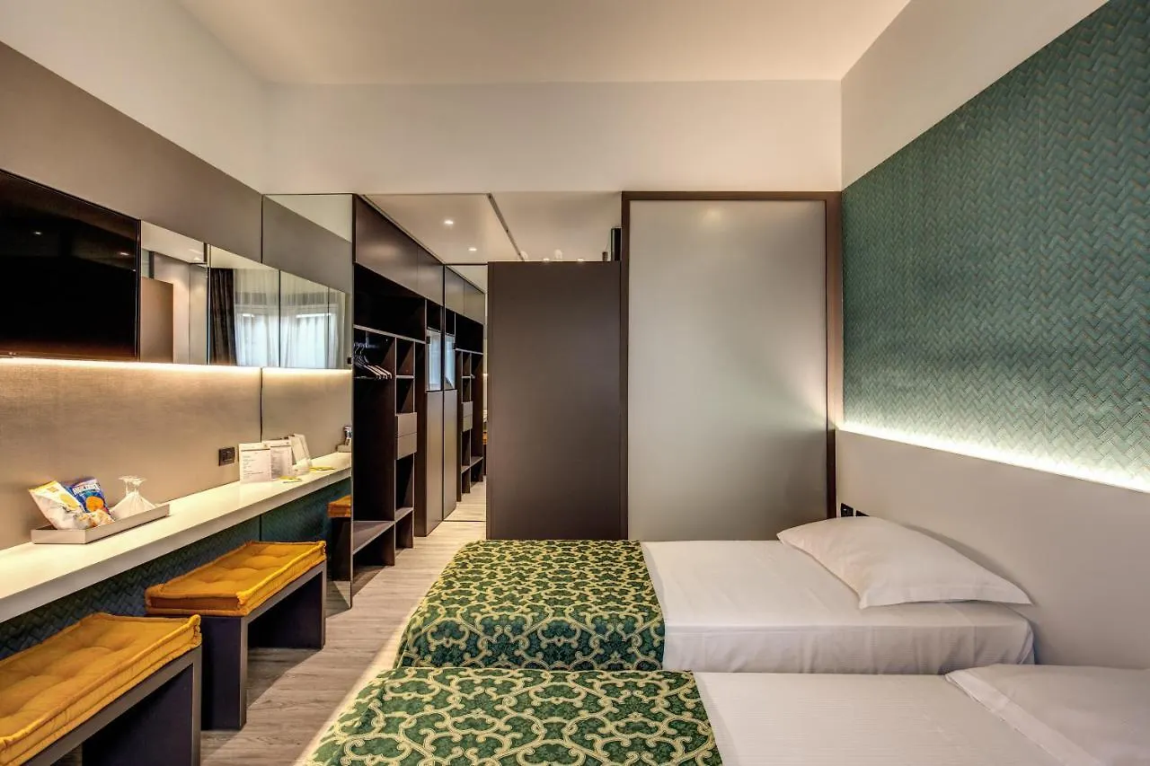 Motel Rona Caponago 4*,  Italy
